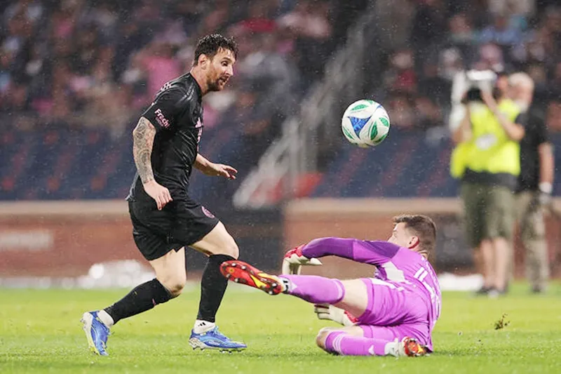 Lionel Messi ghi 2 bàn thắng và một pha kiến tạo giúp Inter Miami thắng 4-0 trước New York City FC.