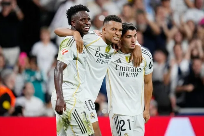 Kylian Mbappe khá đau sau khi ghi bàn trong chiến thắng 3-1 cho Real Madrid trước Villarreal.