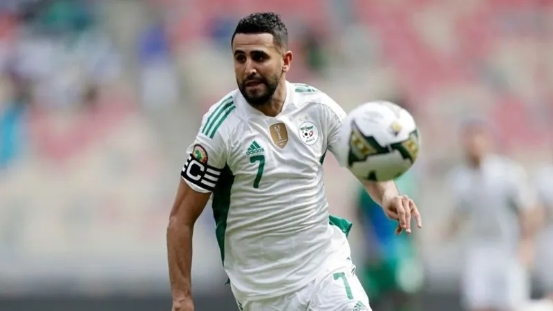 Algeria với đội trưởng Riyad Mahrez tài ba lần đầu tiên trở lại World Cup kể từ năm 2014.