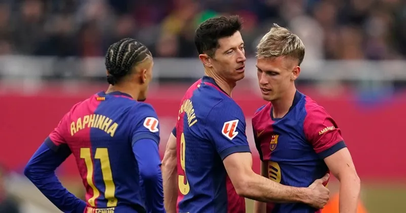 HLV Hansi Flick sẽ phải tái thiết hàng công của Barcelona khi có thể mất 5 cầu thủ hàng đầu.