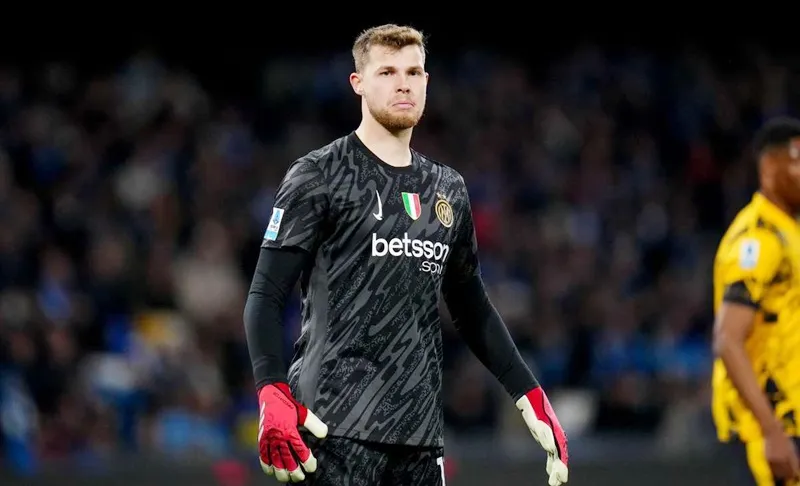 Thủ môn Josep Martinez bị sốc sau khi gây ra cái chết của cụ ông 81 tuổi sử dụng xe lăn điện.