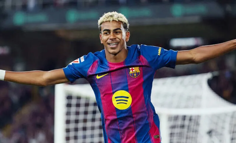 Lamine Yamal trở thành cầu thủ trẻ nhất từng góp mặt trong đội hình tiêu biểu của FIFPRO.