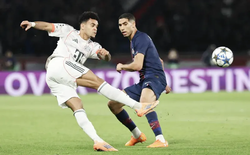 Luis Diaz ghi 2 bàn và nhận thẻ đỏ nhưng Bayern Munich vẫn thắng 2-1 trên sân nhà đương kim vô địch Paris Saint-Germain.