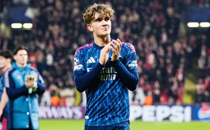 Max Dowman của Arsenal trở thành cầu thủ đầu tiên ở tuổi 15 thi đấu tại Champions League.