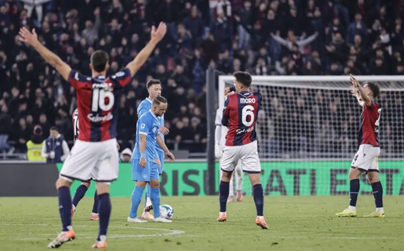 Napoli không ghi được bàn nào trong 3 trận liên tiếp và thua 0-2 tại Bologna.