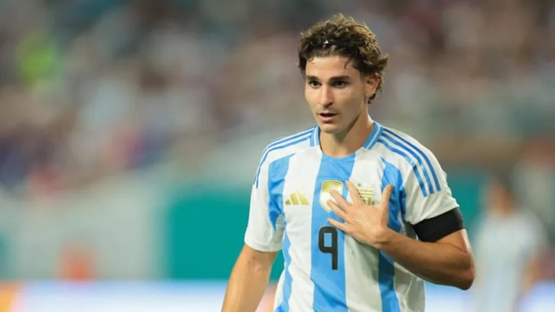 Tuyển Argentina sẽ không có tiền đạo chủ chốt Julian Alvarez.