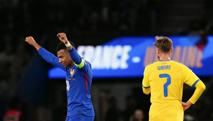 Kylian Mbappe ăn mừng bàn thắng trước Ukraine