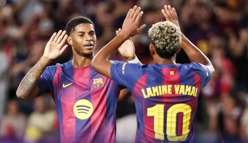 Marcus Rashford đang tận hưởng và muốn ở lại Barcelona sau hợp đồng cho mượn.