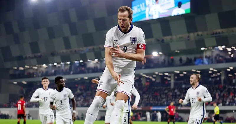 Harry Kane ghi cả 2 bàn giúp đội tuyển Anh thắng trận thứ 8 mà không để thủng lưới bàn nào.