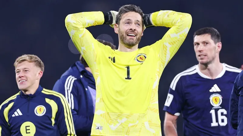 Craig Gordon sẽ ở tuổi 43 khi ra mắt World Cup cùng đội tuyển Scotland. Ảnh: ESPN
