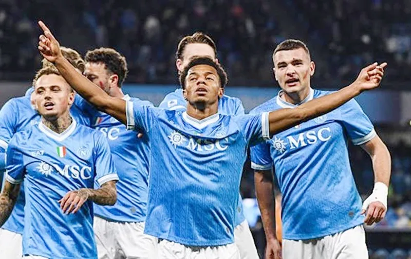 David Neres ghi 2 bàn thắng và một pha kiến tạo giúp Napoli đánh bại Atalanta 3-1.