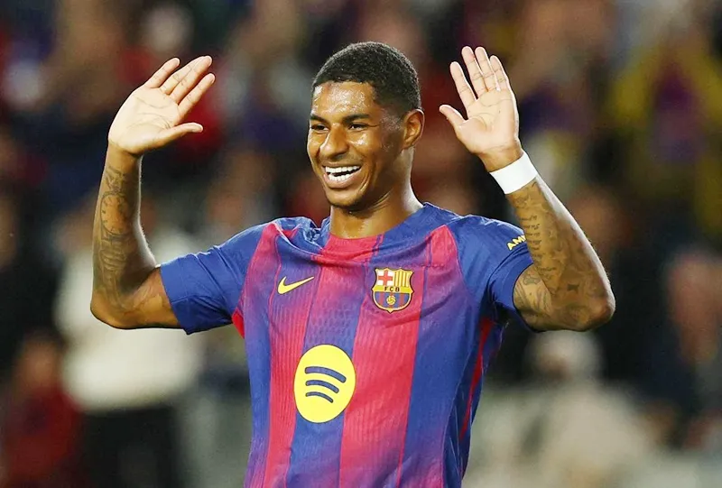 HLV Hansi Flick tin rằng Marcus Rashford đang được hưởng lợi từ việc thay đổi môi trường đến Tây Ban Nha.