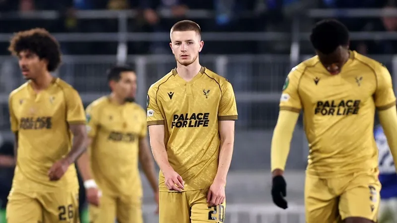 Crystal Palace hoang phí vô số cơ hội đã thua ngược 1-2 tại Strasbourg.