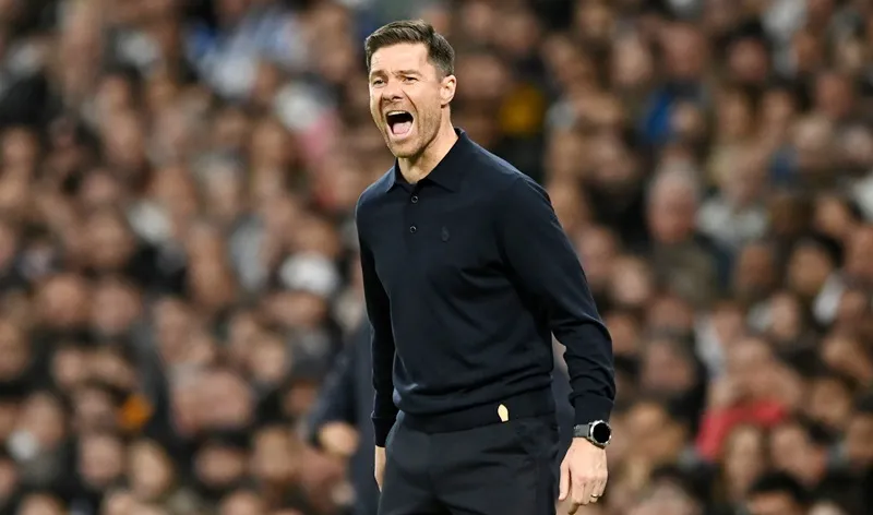 HLV Xabi Alonso chịu thêm nhiều áp lực sau khi Real Madrid thua 1-2 trước Man.City.