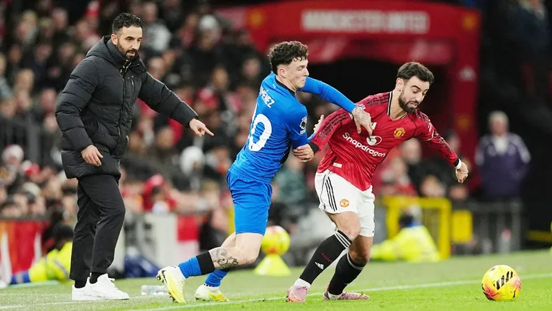 Man.United dẫn trước 3 lần nhưng vẫn bị Bournemouth cầm hòa 4-4 tại Old Trafford.