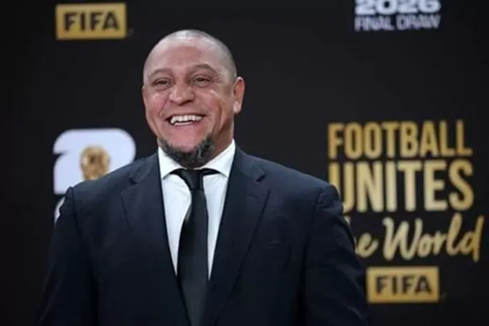 Huyền thoại Roberto Carlos đang hồi phục sau ca phẫu thuật khẩn cấp
