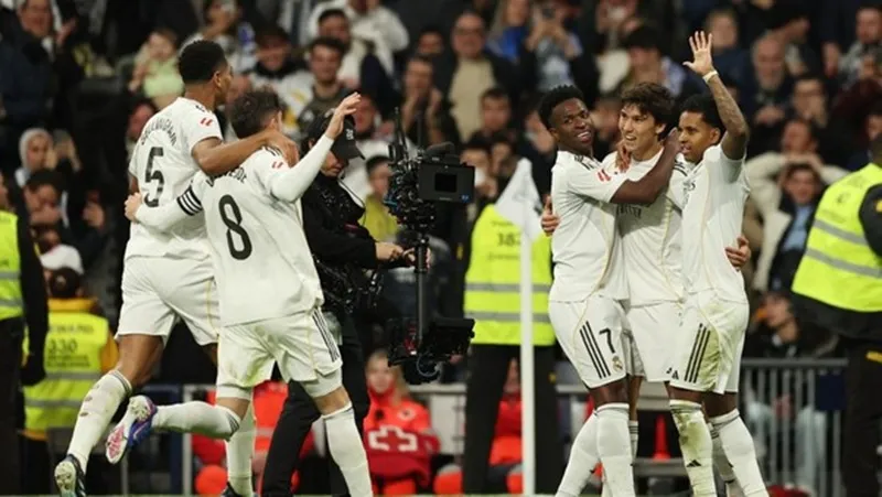 Gonzalo Garcia ghi hat-trick giúp Real Madrid thắng đậm 5-1 trước Real Betis. 