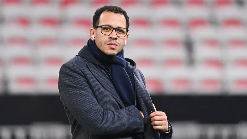 HLV Liam Rosenior có thể xác nhận trở thành tân HLV của Chelsea vào hôm nay.