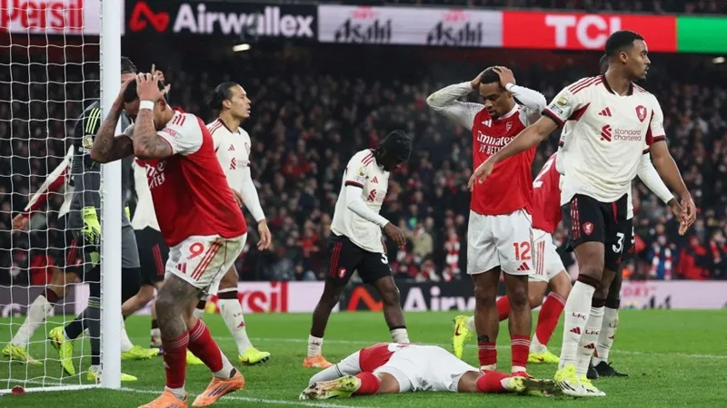 Liverpool đã chấm dứt chuỗi 5 trận thắng liên tiếp của Arsenal tại Ngoại hạng Anh.