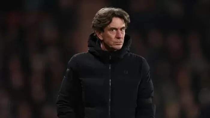 HLV Thomas Frank bối rối trong trận thua Bournemouth