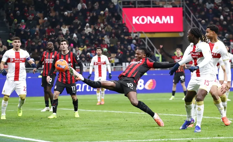 AC Milan bỏ lỡ cơ hội thu hẹp khoảng cách với ngôi đầu Serie A khi bị Genoa cầm hòa 1-1 ngay trên sân nhà.