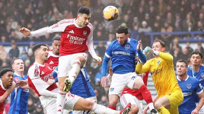 Gabriel Martinelli lập hat-trick đầu tiên trong màu áo Arsenal.