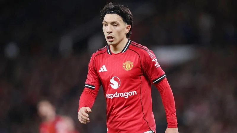 Lisandro Martinez trở lại sân cỏ vào ngày 30-11 trong trận đấu với Crystal Palace.