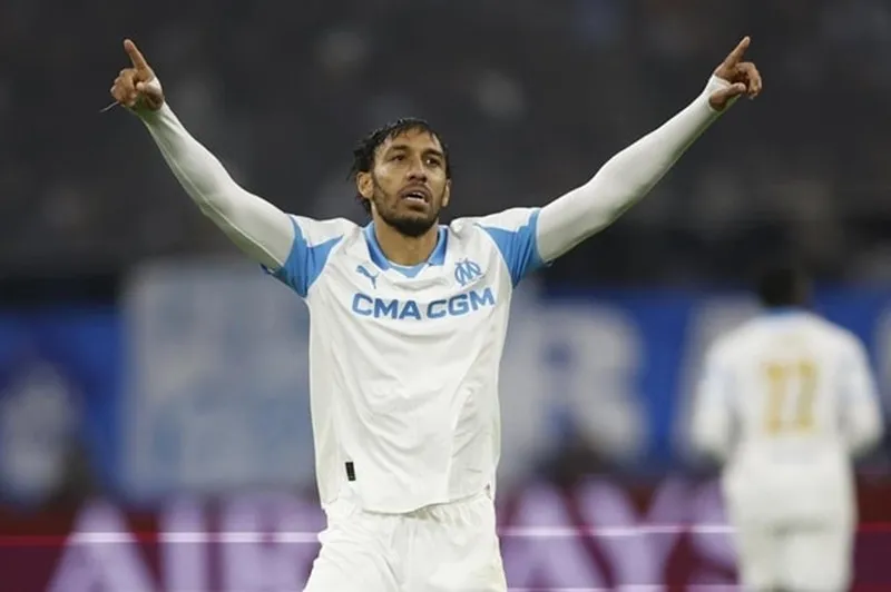 Pierre-Emerick Aubameyang rực sáng trong màu áo Marseille