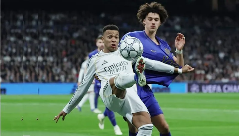 Kylian Mbappe ghi cú đúp trong trận thắng Monaco