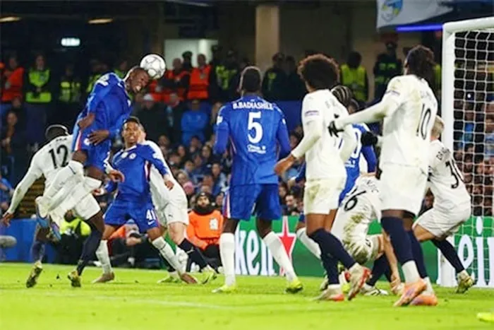 Chelsea sẽ phải quyết chiến trên sân Napoli để lấy suất vào vòng 1/8