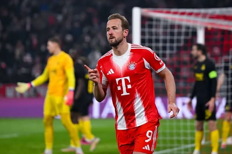 Harry Kane đã ghi 34 bàn thắng mùa giải này trong đó có 21 bàn ở Bundesliga cho Bayern Munich.