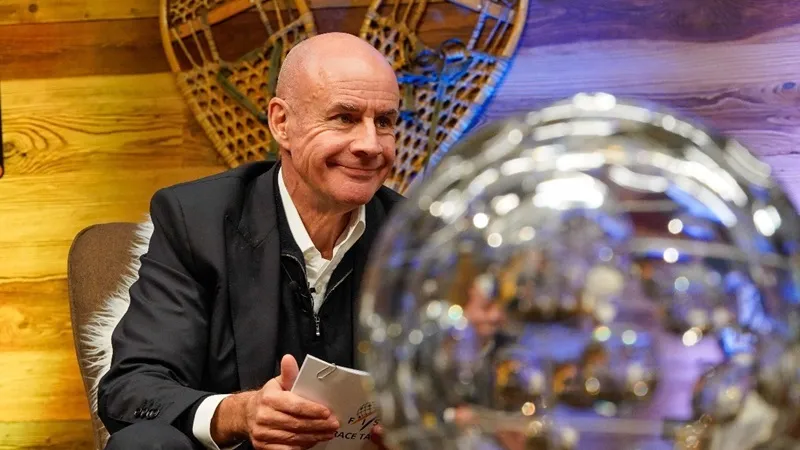 Chủ tịch Liên đoàn Trượt tuyết Quốc tế Johan Eliasch cho rằng thời tiết lạnh đã giúp tiết kiệm tuyết nhân tạo. 