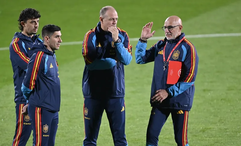 HLV Luis de la Fuente và tuyển Tây Ban Nha đã hoàn thành lựa chọn điểm đóng quân.