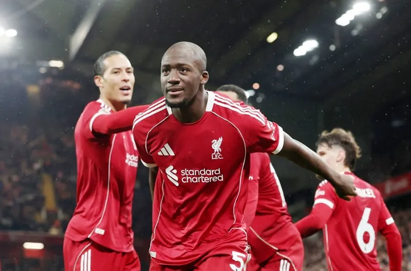 Ibrahima Konate ghi bàn trong trận đầu tiên kể từ sau cái chết của cha mình.