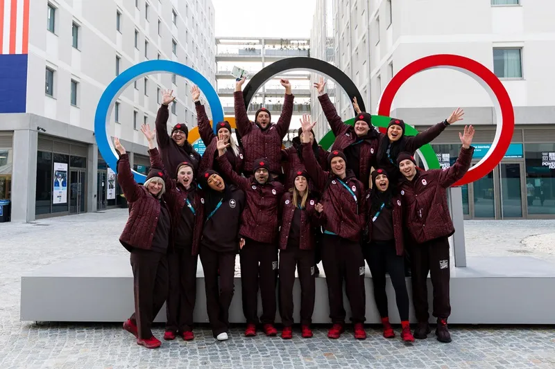 Các vận động viên đầu tiên đã khởi động cuộc sống thường nhật tại Làng Olympic Milano.