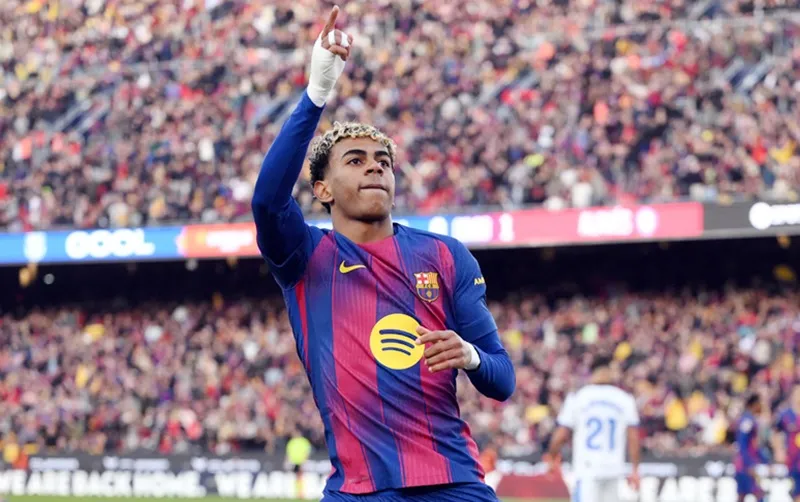 Lamine Yamal cam kết trọn đời với Barcelona và tin rằng phiên bản tốt nhất của mình vẫn chưa đến.