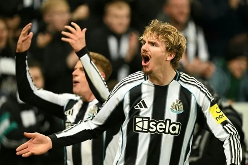 Eddie Howe kêu gọi các fan Newcastle kiên nhẫn với Woltemade