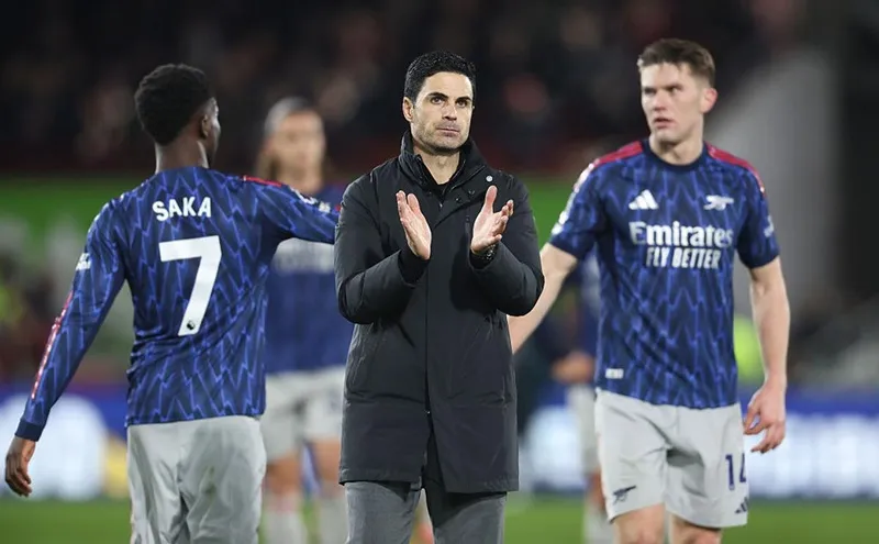HLV Mikel Arteta và Arsenal thất vọng bị cầm hòa hồi giữa tuần trước tại Brentford.