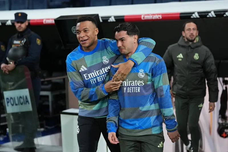 Kylian Mbappe không được vào sân khi Real Madrid thắng Sociedad 4-1.