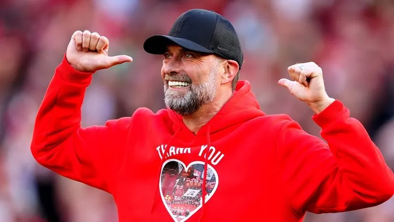 Man.United và Chelsea đều đã liên hệ với Jurgen Klopp sau khi ông rời Liverpool.