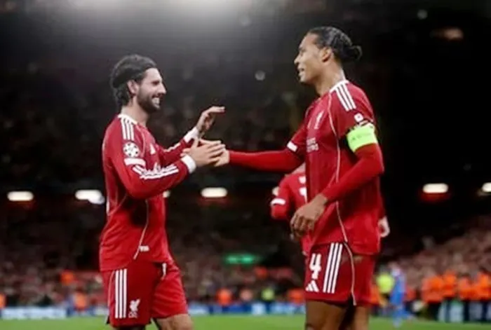 Van Dijk và Szoboszlai