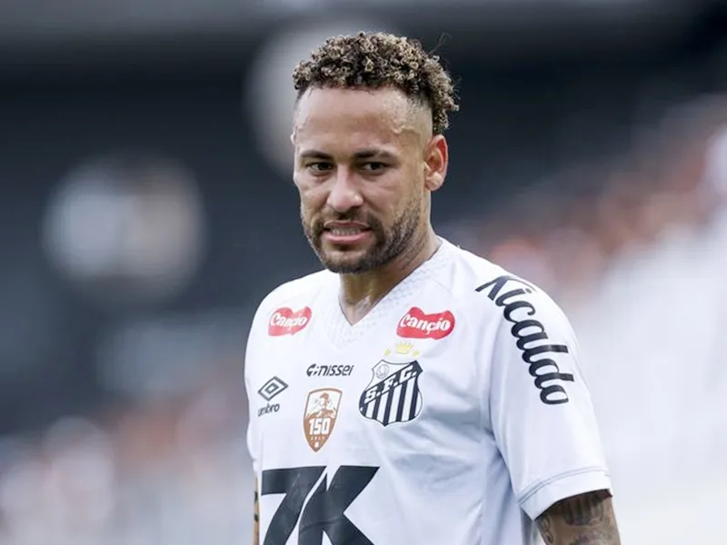 Neymar cho biết anh đang “cân nhắc việc giải nghệ vào cuối năm nay.