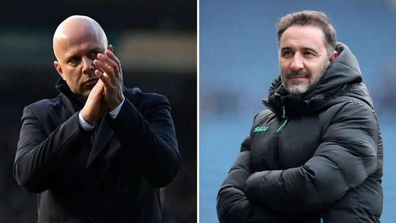 HLV Arne Slot (Liverpool) và Vitor Pereira (Nottingham Forest)
