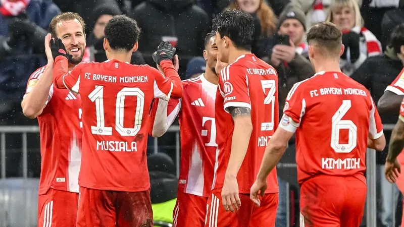 Harry Kane lập cú đúp khi Bayern Munich giành chiến thắng 3-2 trước Eintracht Frankfurt.