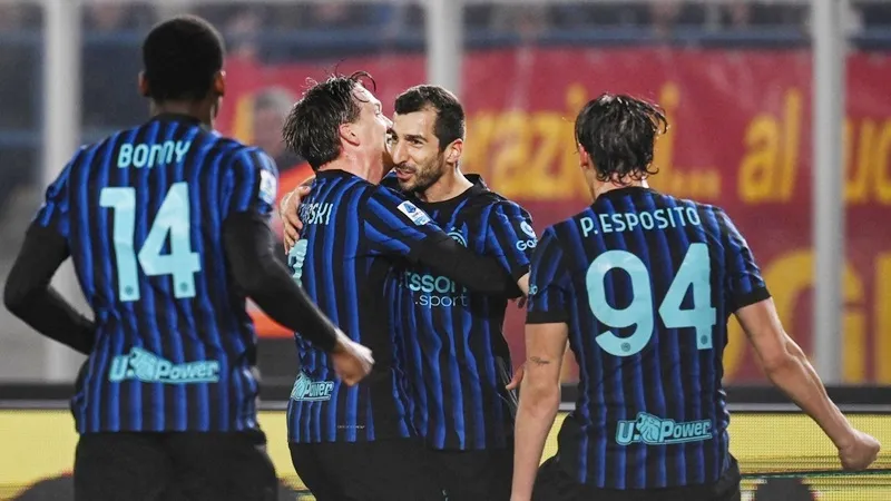 Inter Milan thắng Lecce 2-0 qua đó nới rộng khoảng cách dẫn đầu Serie A lên 10 điểm.