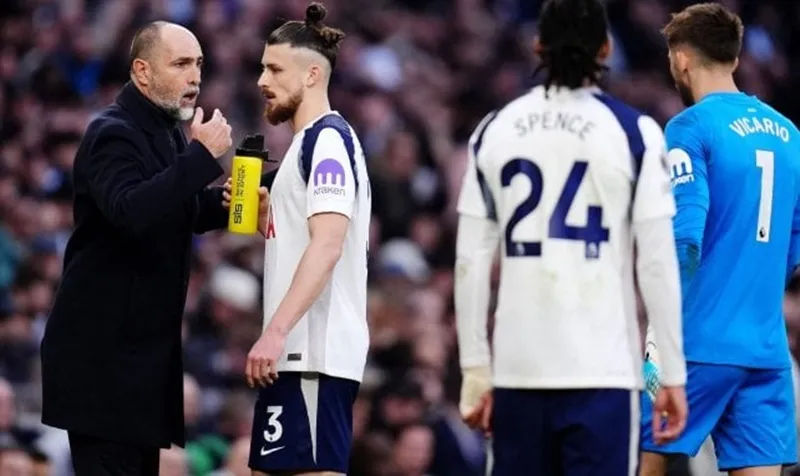 HLV Igor Tudor khẳng định Tottenham kém xa Arsenal khi thua 1-4 trong trận derby Bắc London.