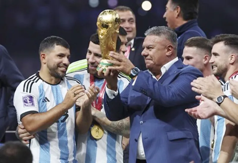 Claudio Tapia ăn mừng chức vô địch World Cup 2022 cùng đội tuyển Argentina.