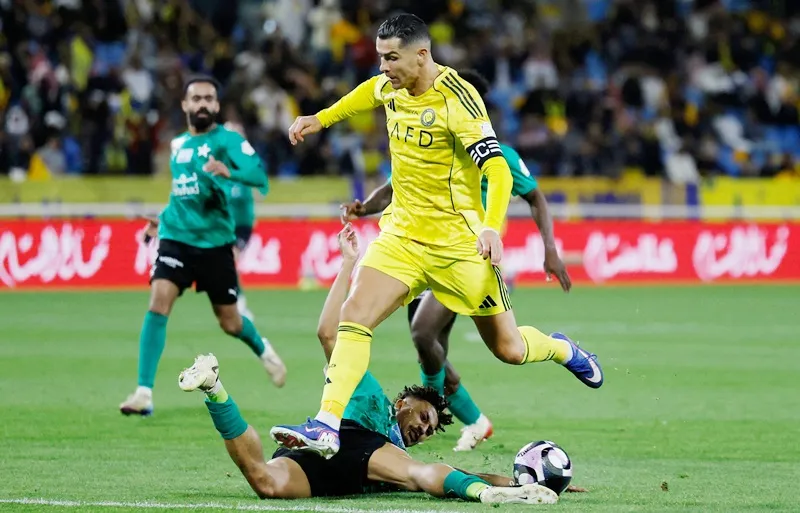 Al Nassr xác nhận Cristiano Ronaldo dính chấn thương gân kheo nhưng không đưa ra thời gian cụ thể cho sự trở lại.