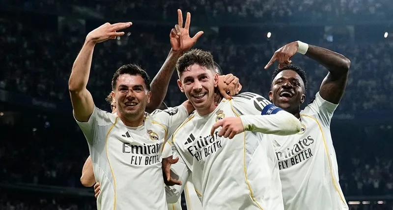 Cú hat-trick xuất sắc trong hiệp một của Federico Valverde giúp Real Madrid dễ dàng vượt qua Man.City với tỷ số 3-0.