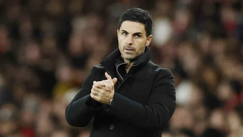 HLV Mikel Arteta bác bỏ ý kiến cho rằng Arsenal đang chịu áp lực tâm lý khi cố theo đuổi “cú ăn 4”.
